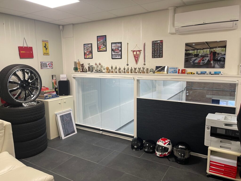 Mancave International - Galerij