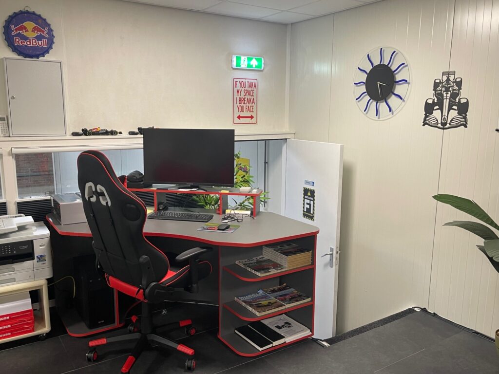 Mancave International - Galerij