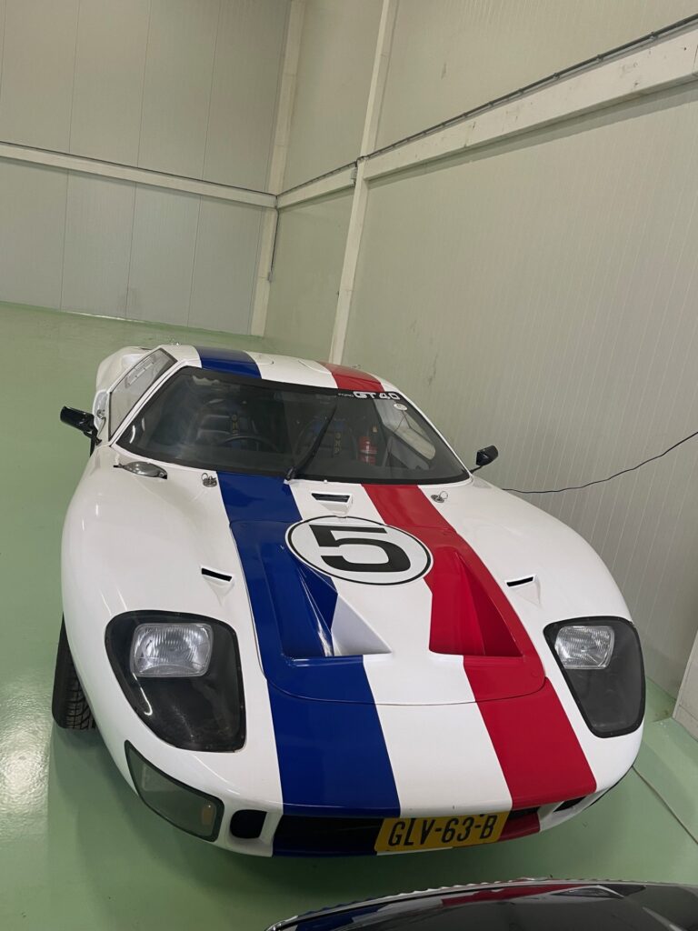 Mancave International - Galerij